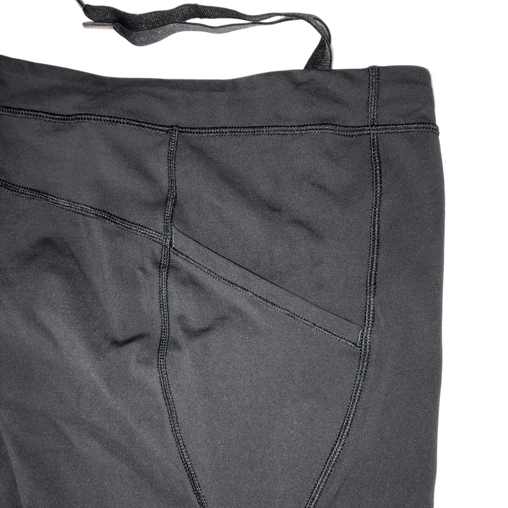 Lululemon Cropped Legging - Picture 6 of 9